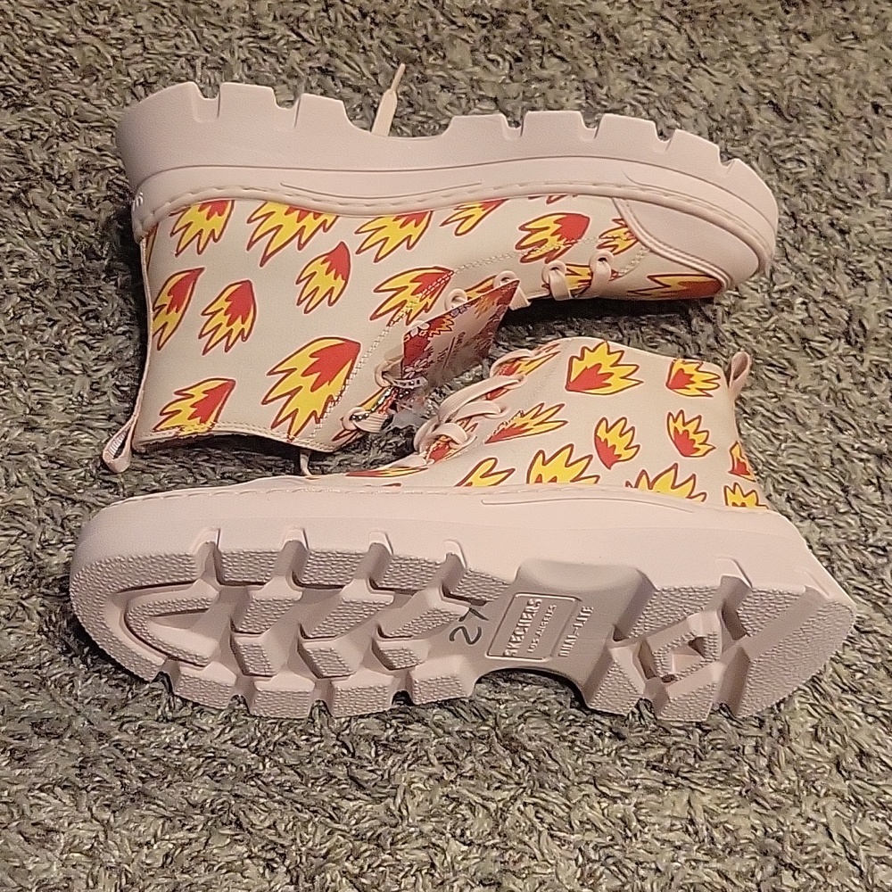 Skechers Ricardo Cavolo Roadies Surge Tiny Flames Pink 9.5 Festival Combat Boots - Picture 5 of 13